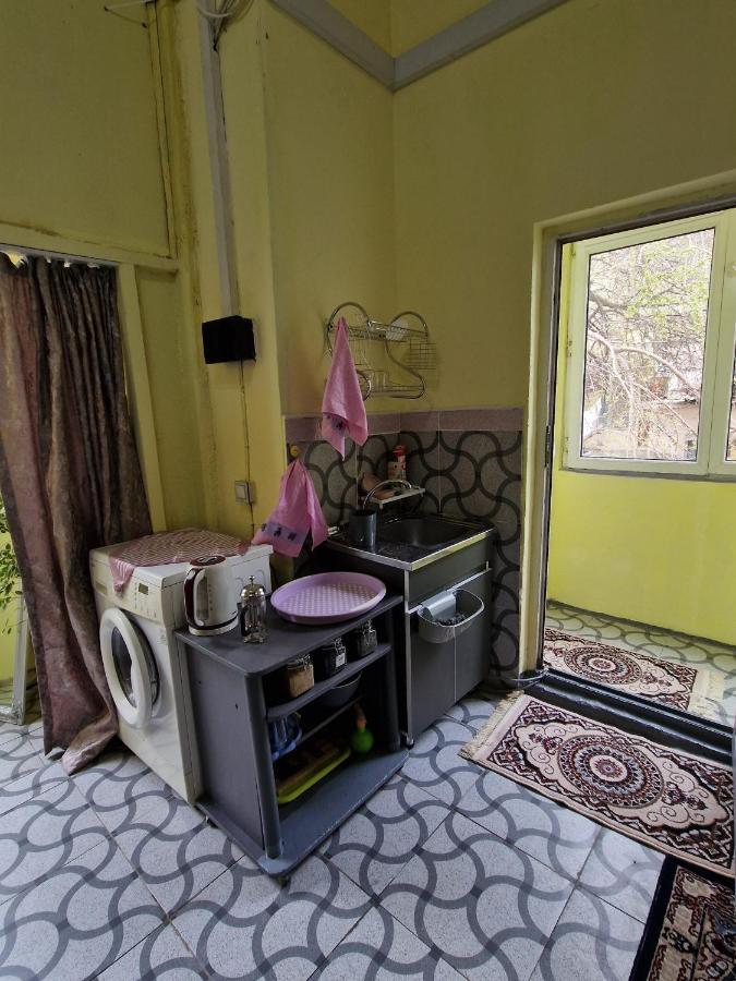 Cozy Apartment Near 28 Mall Баку Екстериор снимка